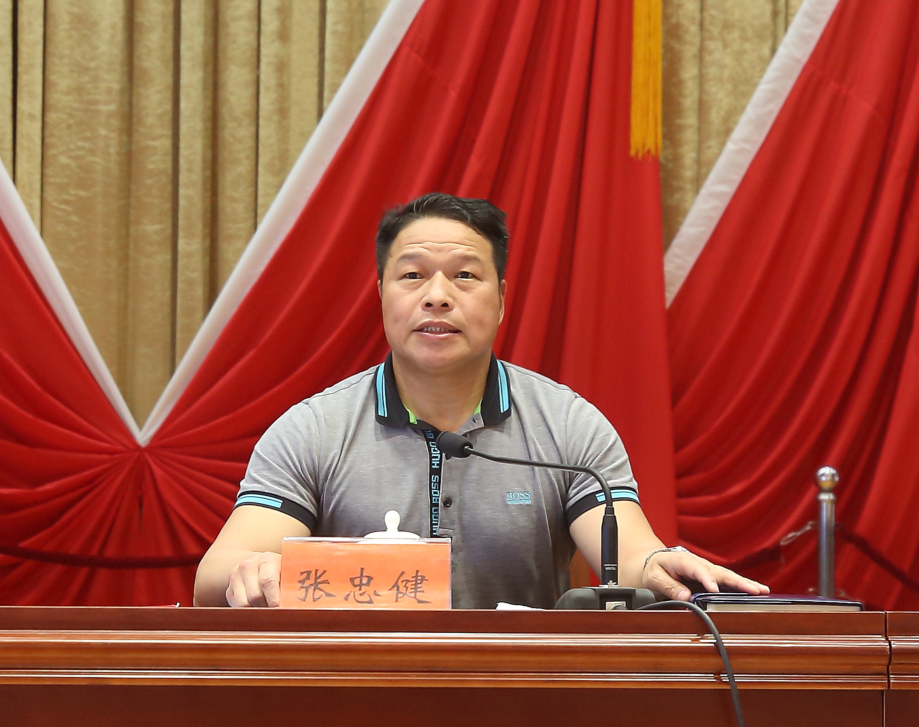 压实责任整体推进晋安区召开依法治区领导小组成员会议